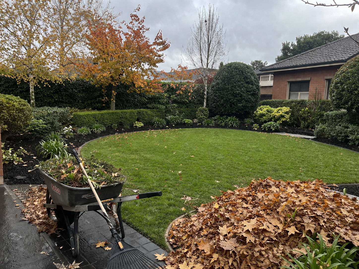 Seasonal garden maintenance package in Melbourne, spring and autumn garden care service by Mow It Up